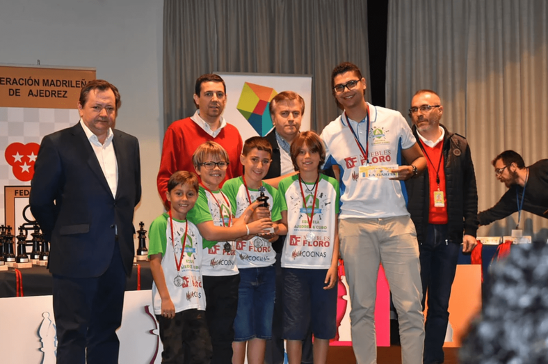 El equipo del CEIP La Garita, en la entrega de premios (Foto TA)